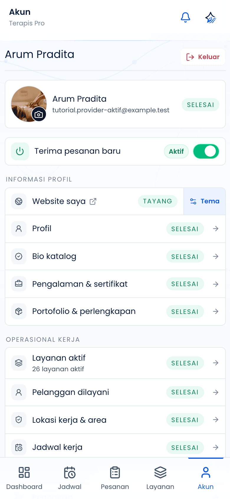Halaman akun terapis dengan status tayang