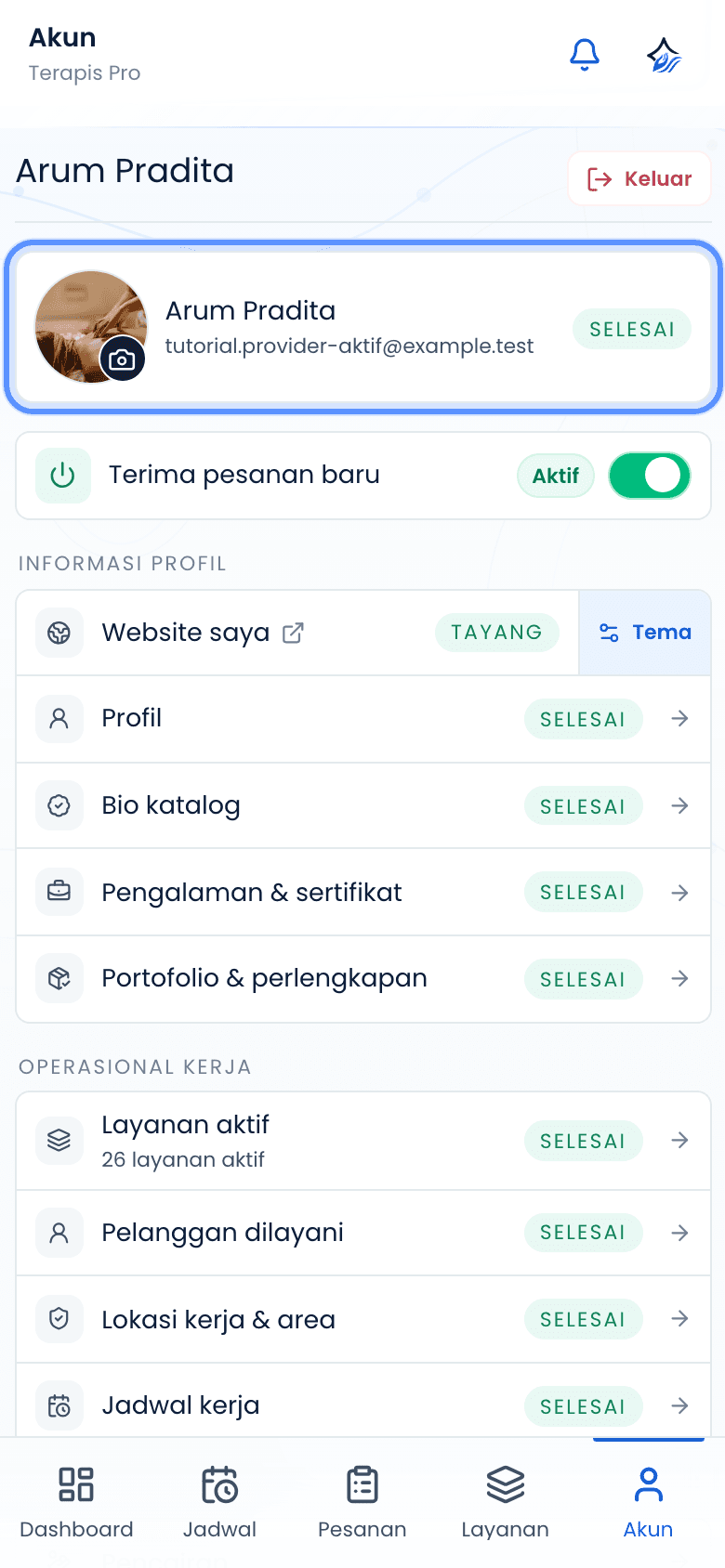 Halaman akun dengan foto profil sudah terpasang